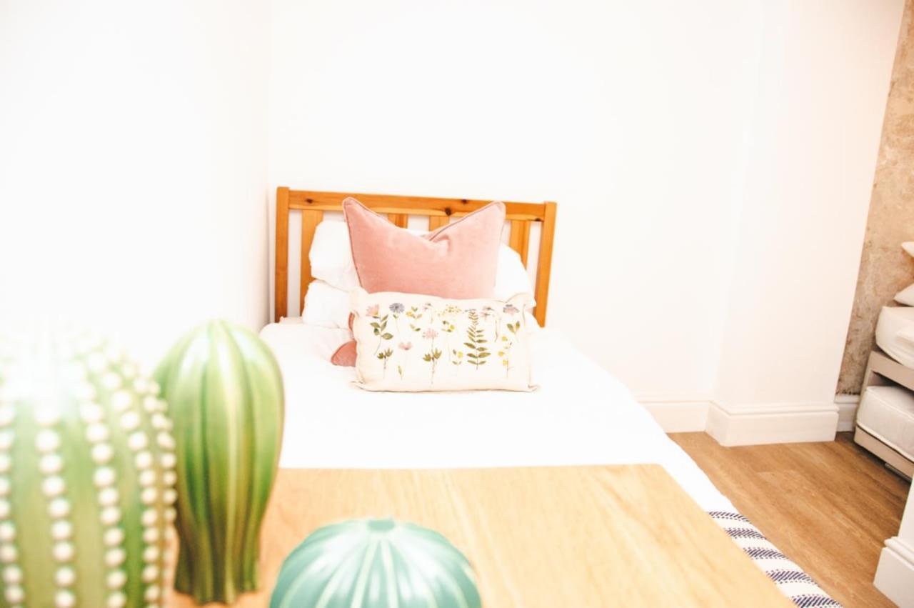 Garden Flat In Period Property Centrally Located Bath Eksteriør billede